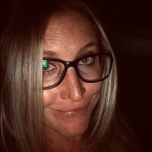 Meet your Posher, Eloise